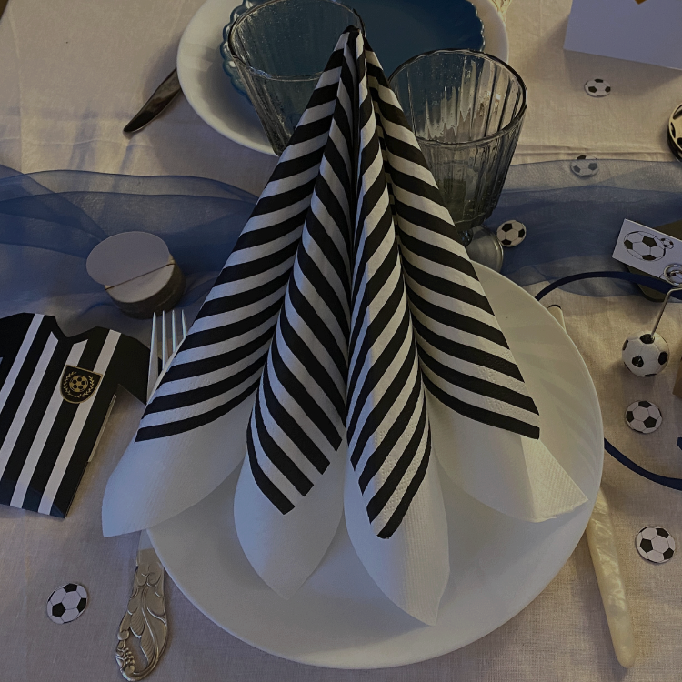 Konfirmationspynt i sort og hvidt